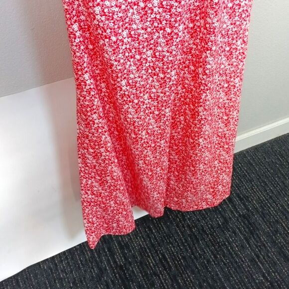 Blu Pepper Red Floral Wide Leg Sleeveless Jumpsuit sz L - Picture 10 of 10